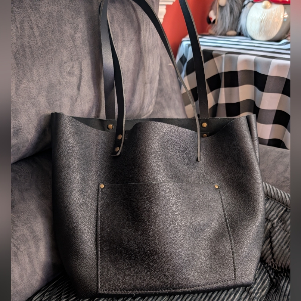 Portland Leather Classic Large Tote In Pebbled Black